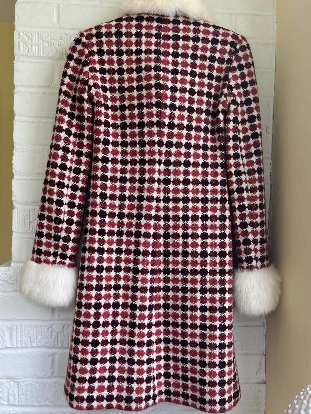 Vintage (‘05) Frenchi Burgundy & White Faux-Fur Trim Circle Pattern Coat! - Picture 6 of 12